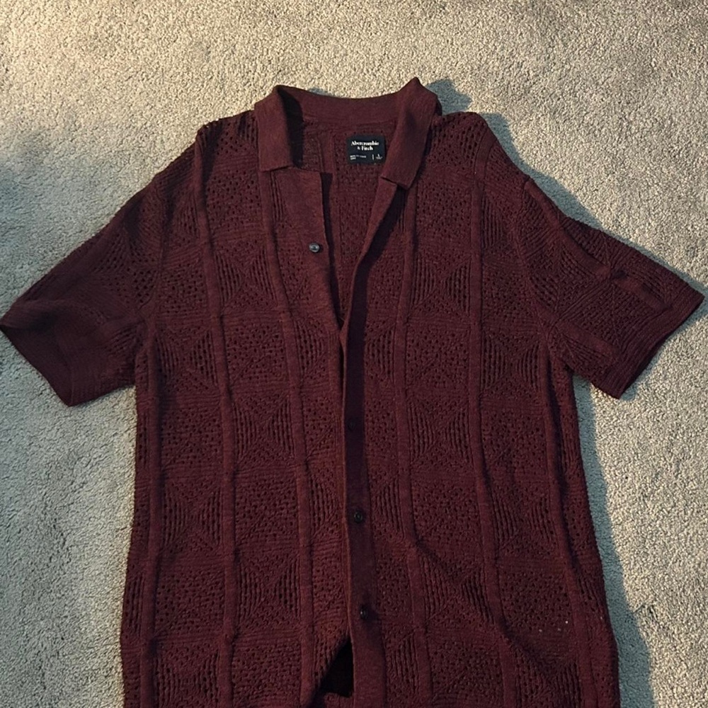 Abercrombie & Fitch Men’s Burgundy Knit Crochet Button Down - Size M